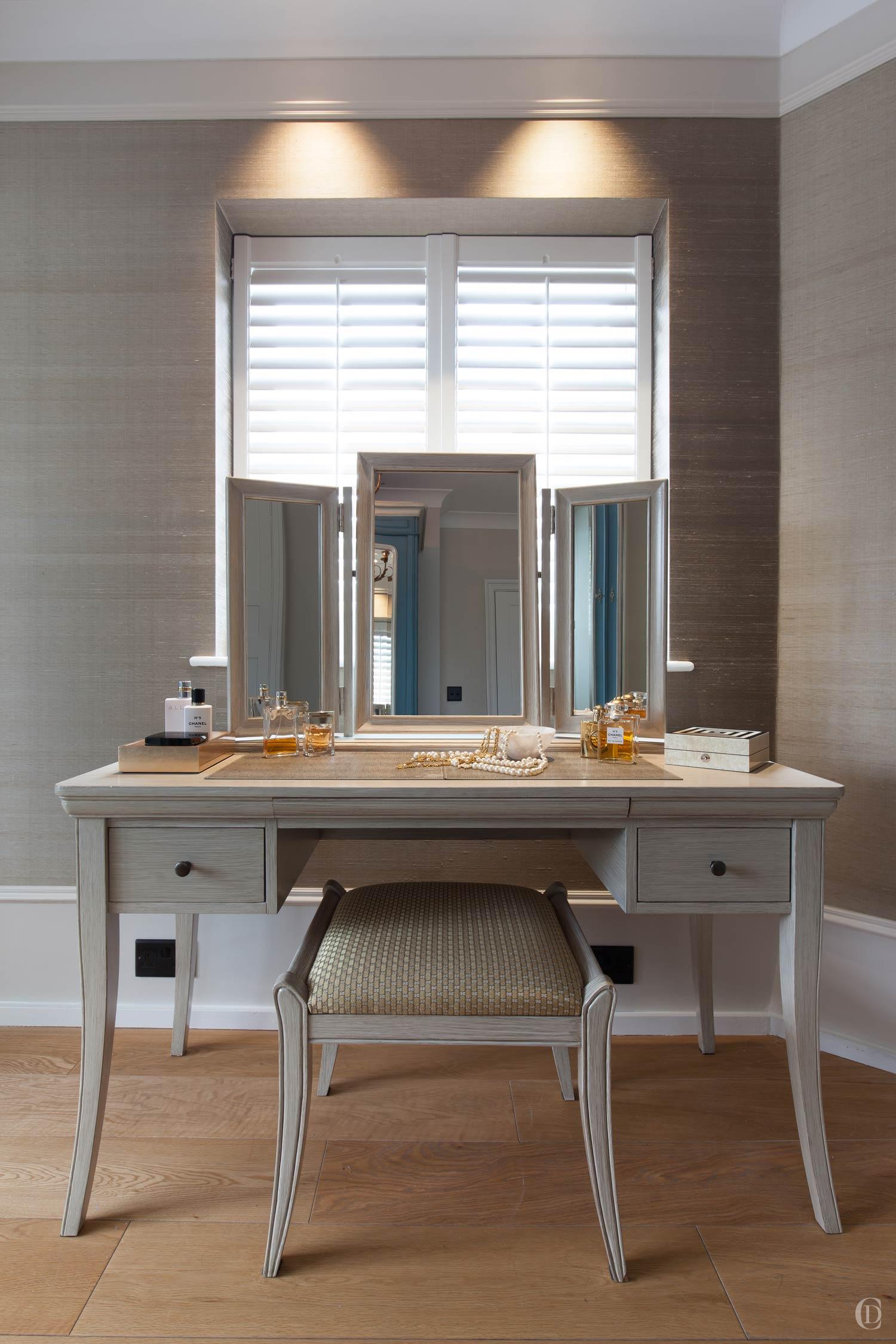 Detached Villa | Hampstead | Claudia Interiors Dressing Room | Dressing Table with three mirrors | Garden Suburb