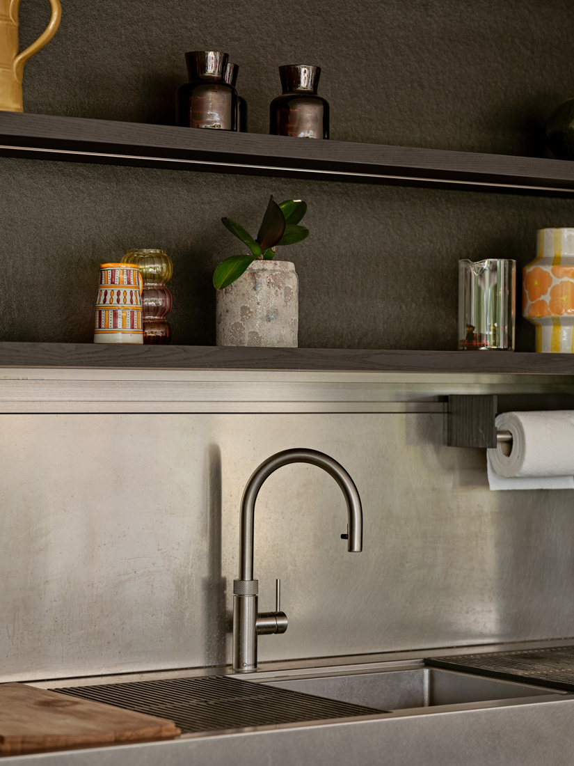 Modern country house with Arclinea kitchen